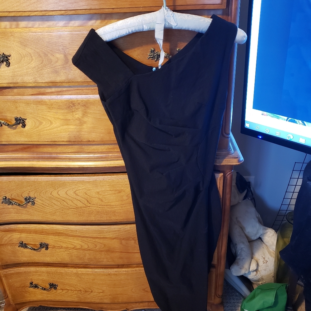 Dress - Picture 4 of 9